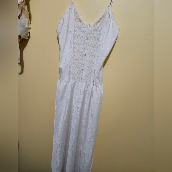 Vintage night gown - Picture 3 of 3